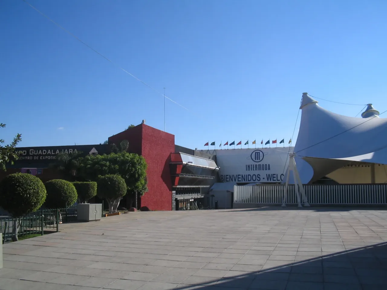 Entrada exterior del recinto Expo Guadalajara