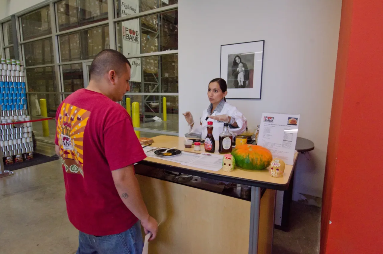 Actividad de orientación alimentaria en San Antonio Food Bank