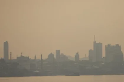 Manaus cubierta por humo, imagen de archivo de 2020