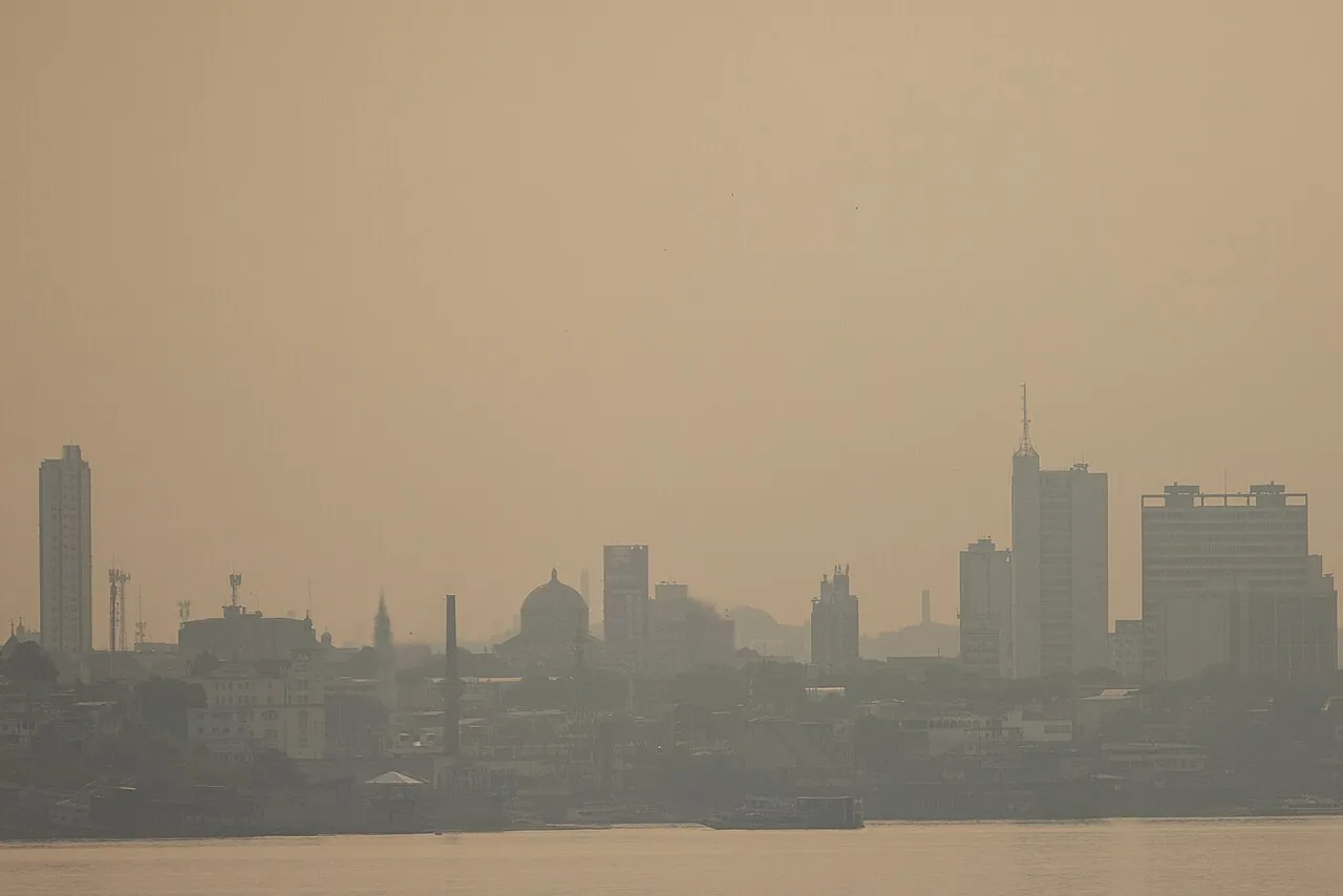 Manaus cubierta por humo, imagen de archivo de 2020