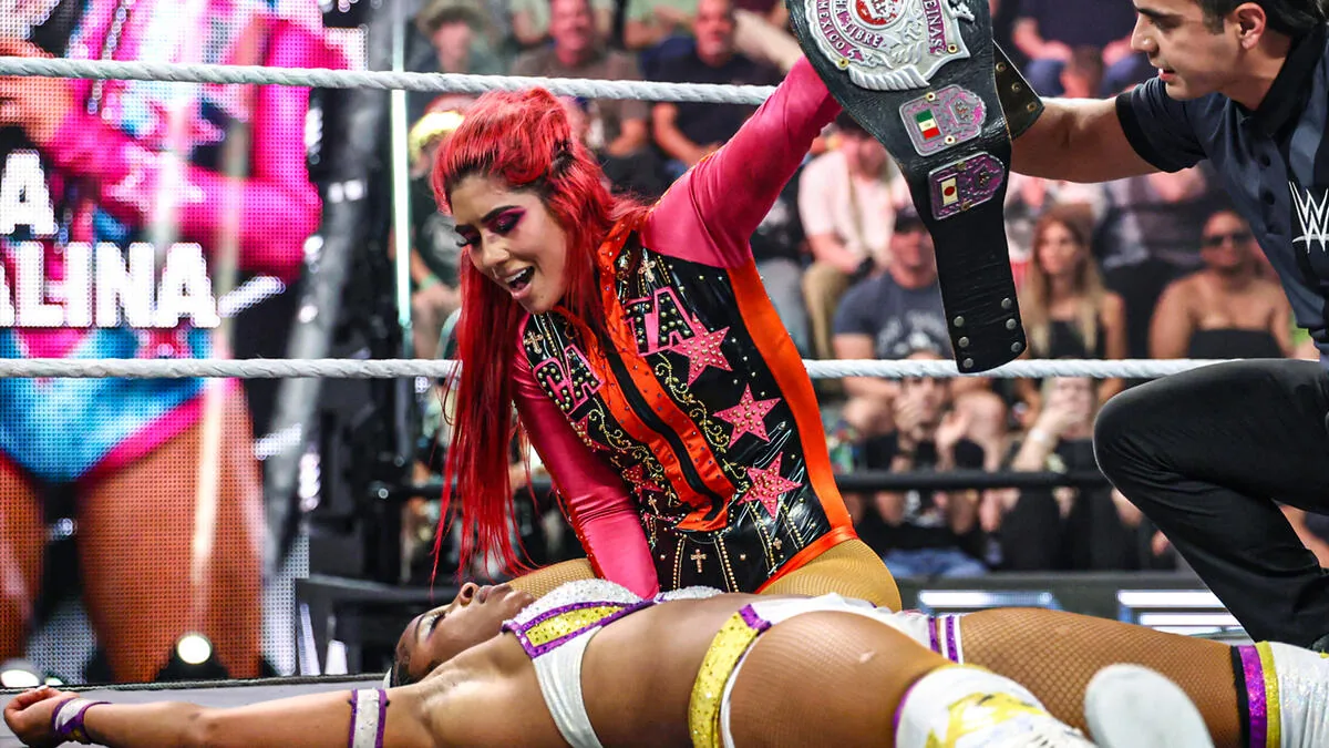La Catalina en el ring tras vencer a Kali Armstrong