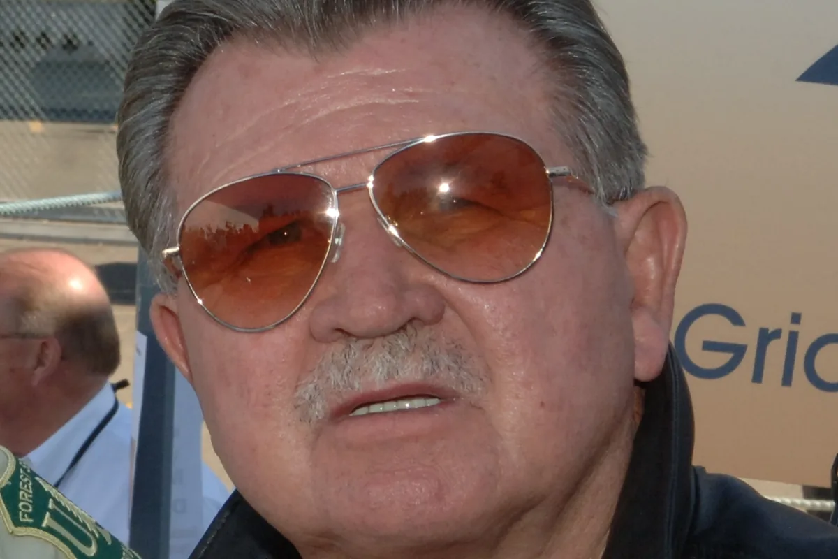 Retrato de Mike Ditka en 2008