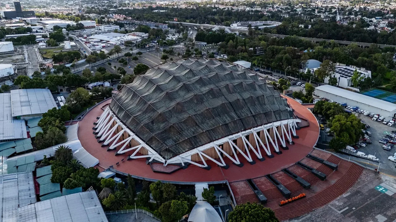 Cúpula de cobre del Palacio de los Deportes vista desde el aire
