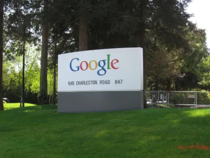 Letrero de entrada al campus de Google en Mountain View