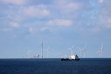 Buque petrolero navegando en el mar del Norte