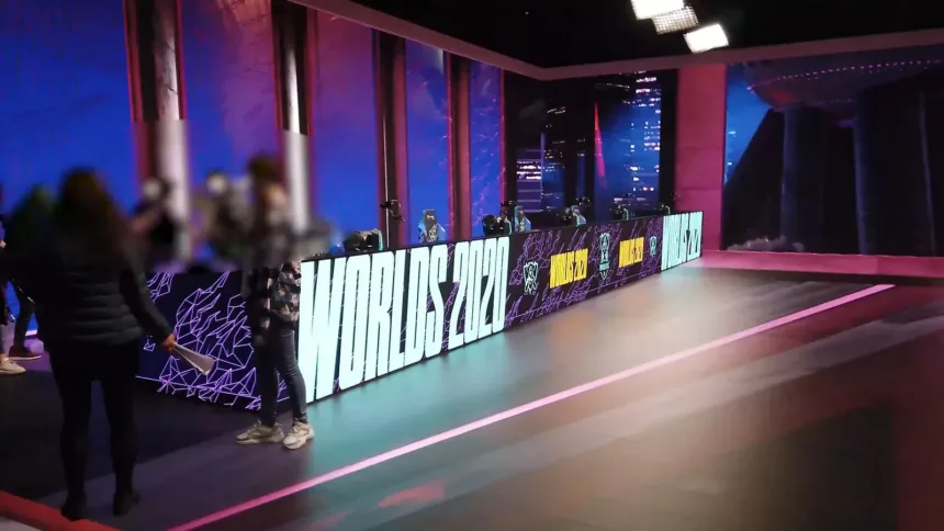 League of Legends competition stage during Worlds 2020