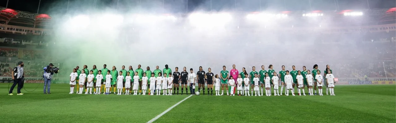Mexico and Jamaica women lining up at the stadium